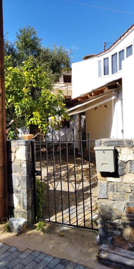 Traditional House In Elounda エクステリア 写真